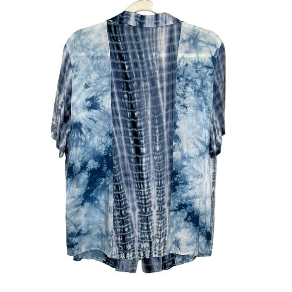 POL Women's Short Sleeve Collared Button Up Shirt Blue White Size Medium - Picture 5 of 6